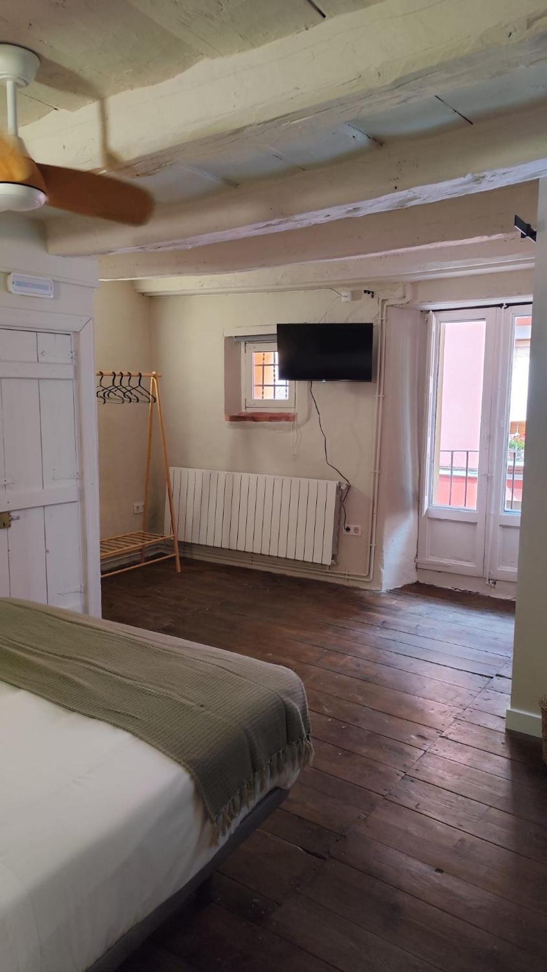 Maison del Arc Jaca Extérieur photo